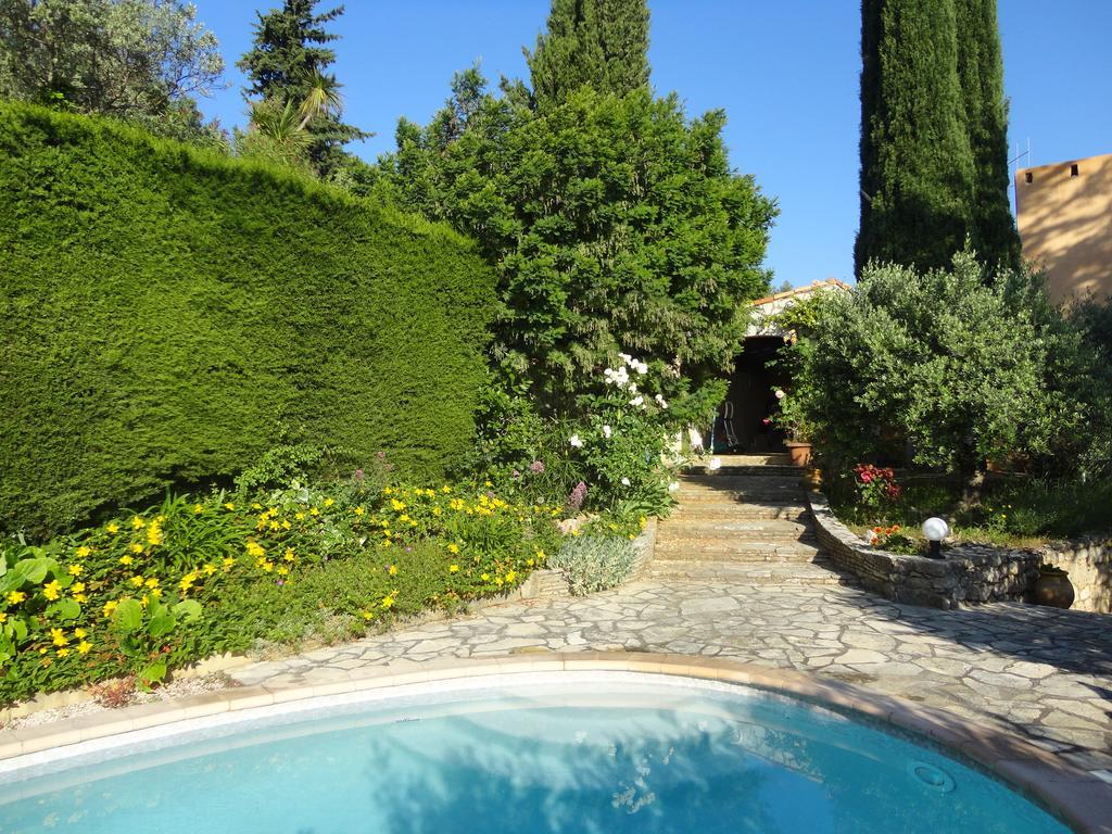 B&B Chez Max Figanieres ภายนอก รูปภาพ